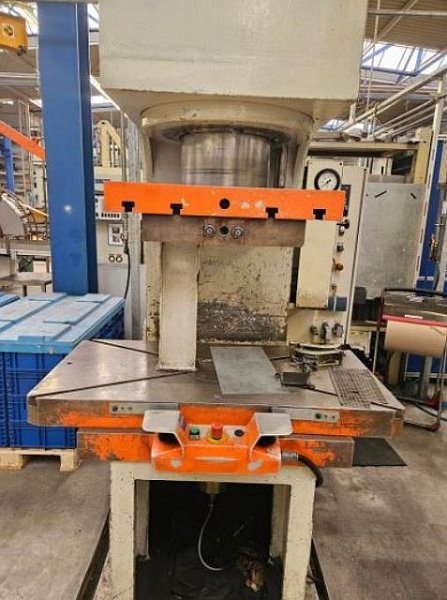 Prensa hidráulica ZEULENRODA PYE 160Tn SS