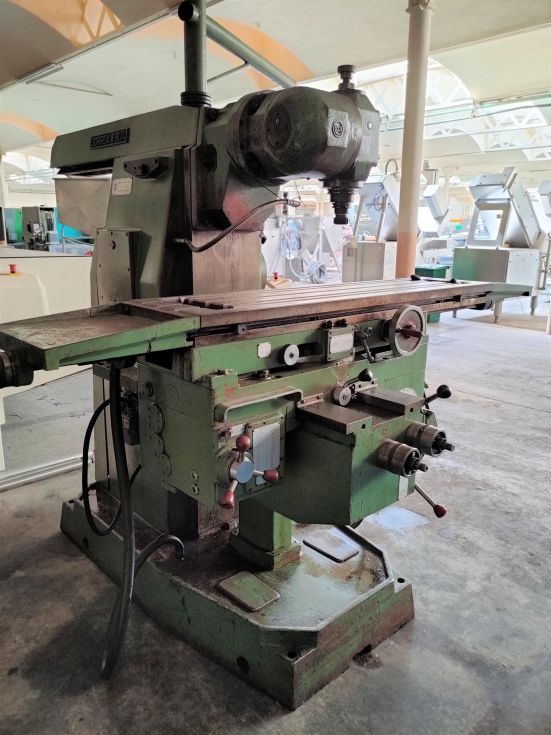 Fresadora universal, avances automáticos CORREA F3UA