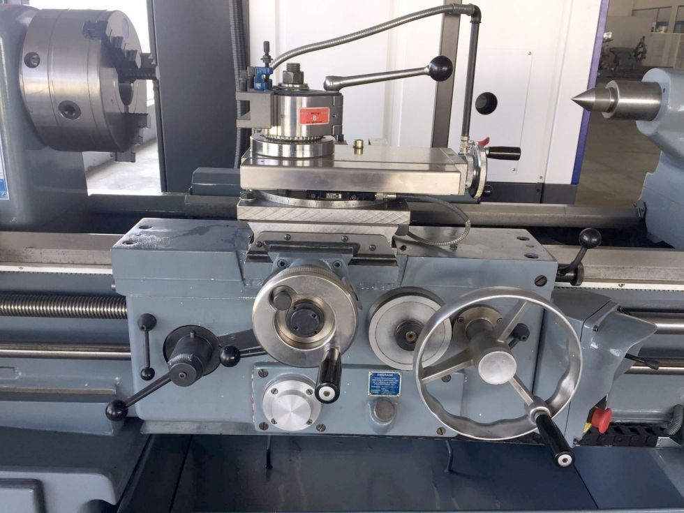 Torno Paralelo Convencional AMUTIO-CAZENEUVE HB-575/1000EP