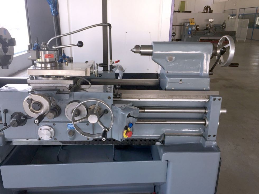 Torno Paralelo Convencional AMUTIO-CAZENEUVE HB-575/1000EP