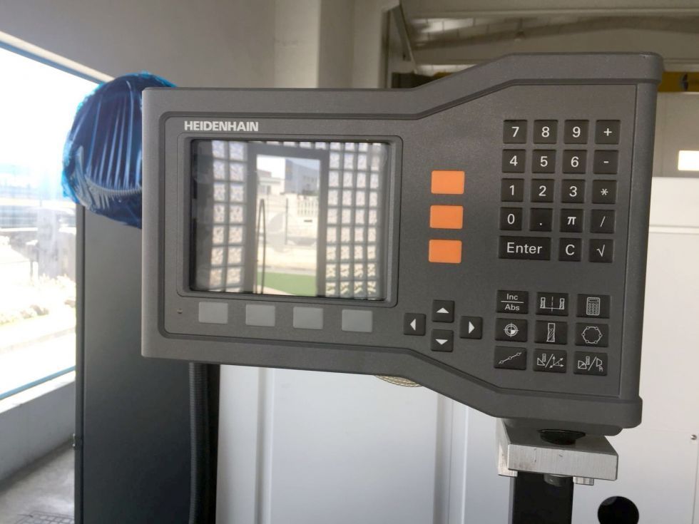 Torno Paralelo Convencional AMUTIO-CAZENEUVE HB-575/1000EP