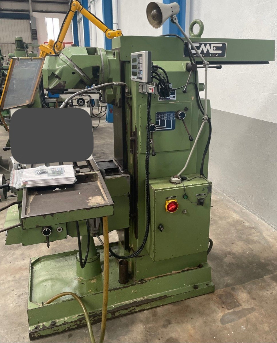 Fresadora universal CME modelo FU-2 con visualizador de cotas